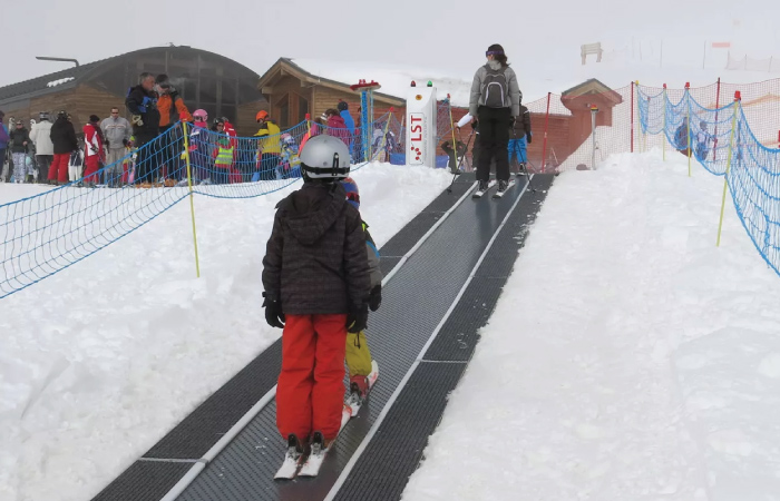 Skiing Conveyor Belts